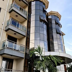 Eric Wilkins Aparthotel
